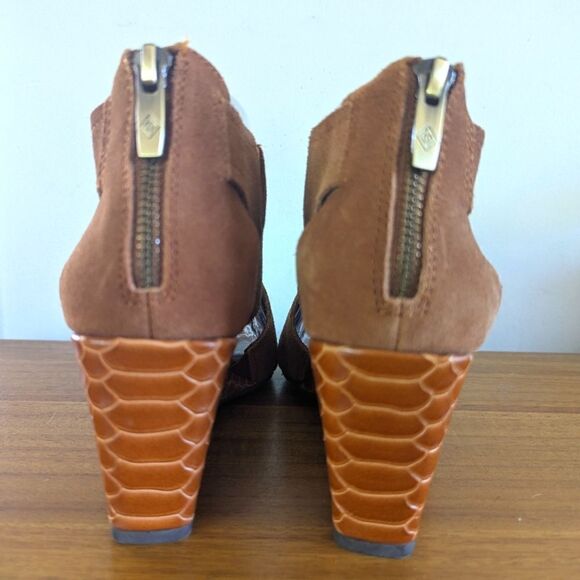 Donald Pliner Preppy Academia Coastal Capsule Neutral Minimalist Wedge Heel 7M - Picture 5 of 12